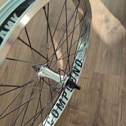 Blank Compound XL front wheel silver